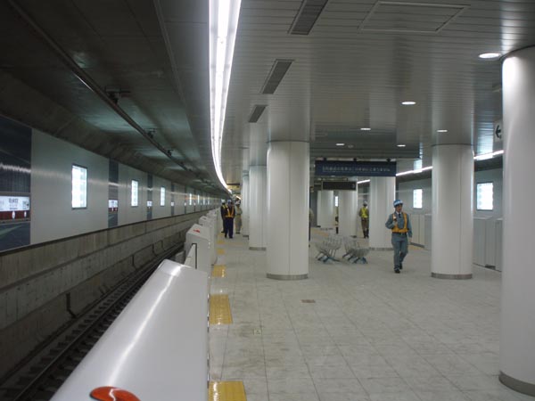 平成13年6月 地下鉄13号線明治神宮前 二工区工事
